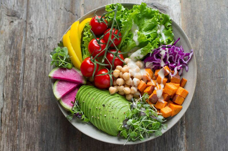 Fiber-rich vegetables in a protein diet menu
